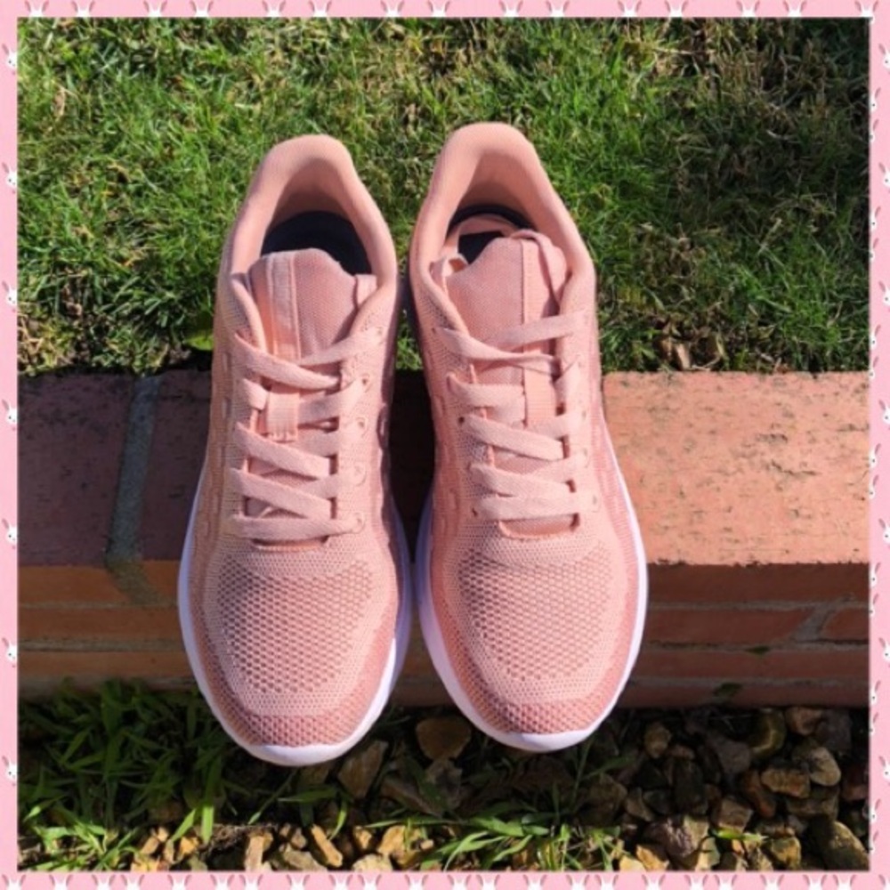 Women’s Sneakers